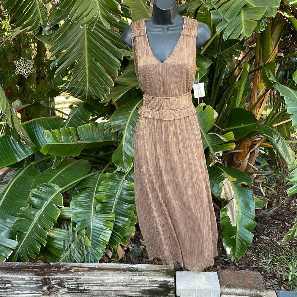 Taylor metallic gold Grecian style dress with  peplum - Picture 3 of 12